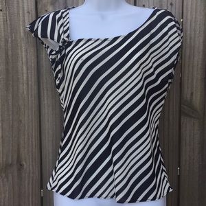 New York & Company Black and White Top Size S